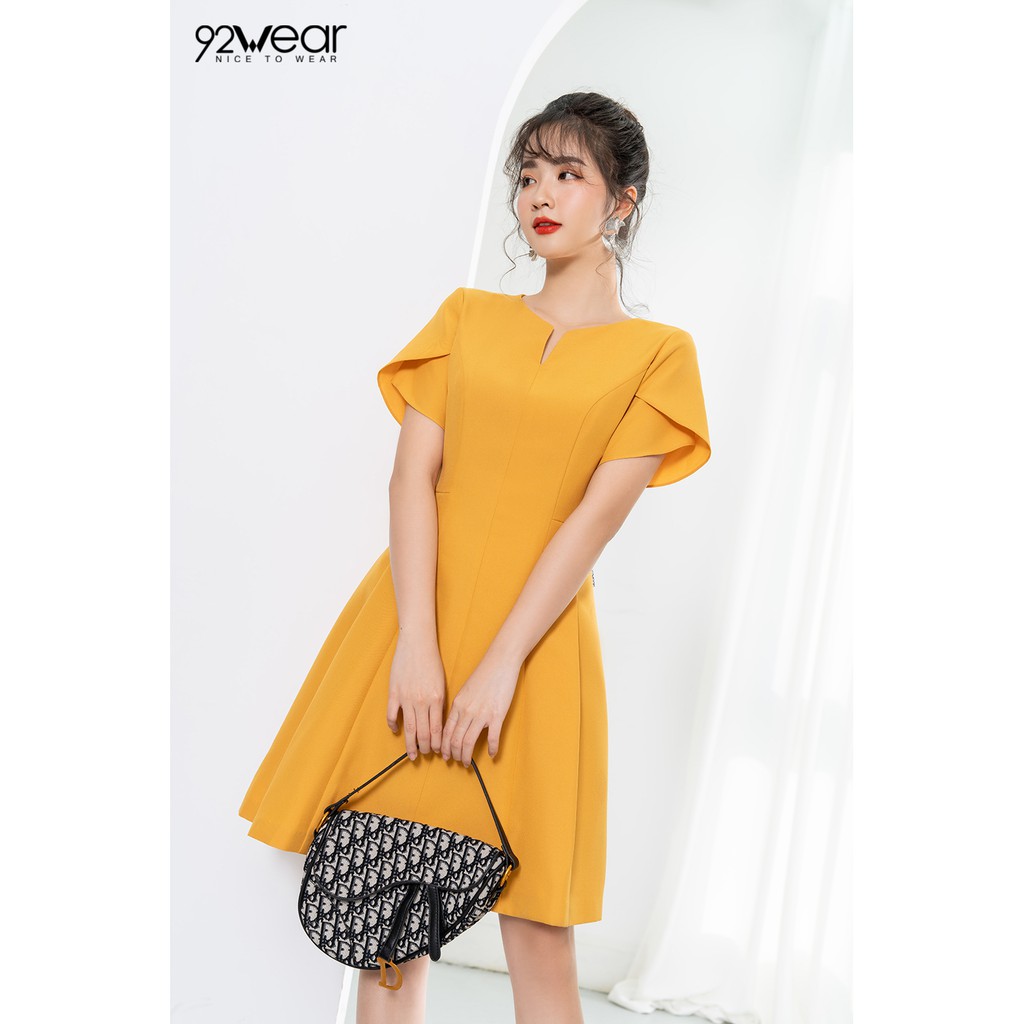 Đầm công sở dáng xòe cổ xẻ chữ V DEW0729 92WEAR | BigBuy360 - bigbuy360.vn