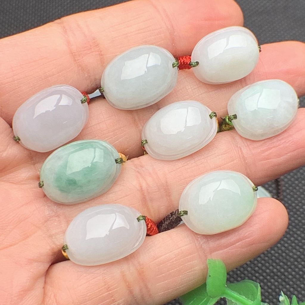 Nhẫn trứng phong thủy ngọc cẩm thạch/Ngọc phỉ thúy tự nhiên