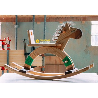 Ngựa gỗ bập bênh dành cho bé