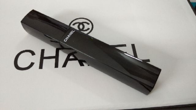 Mascara mẫu y hình rất sang trọng