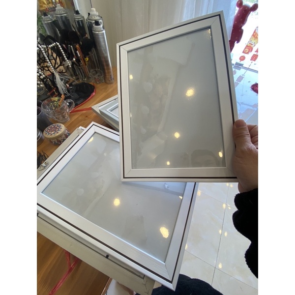khung ảnh 20x30, màu trắng 1 kẻ chỉ ( loại đẹp )