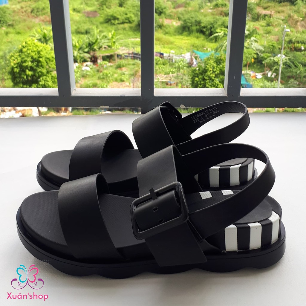 Sandal quai ngang Daphne đính khuy cài xinh xắn, đế 2cm (có sẵn)