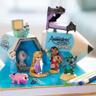 Hộp đồ chơi mô hình Animators little wave 1