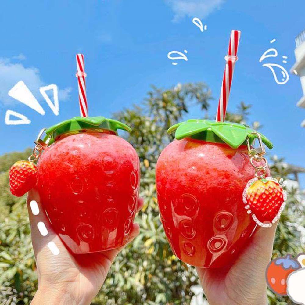 Bình Nước Hình Trái Dâu Dễ Thương