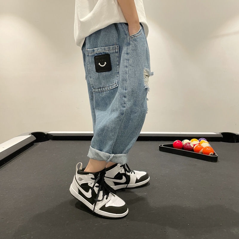 Quần Jeans Lửng Ống Rộng Phối Rách Đính Nút Thời Trang Hàn Quốc Cho Bé Trai 0623