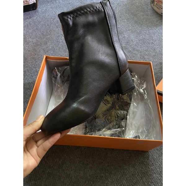(HÀNG LOẠI 1- ẢNH THẬT) Bốt nữ cổ thấp mắt cá chân da lì 5cm cao cấp PunShoes.