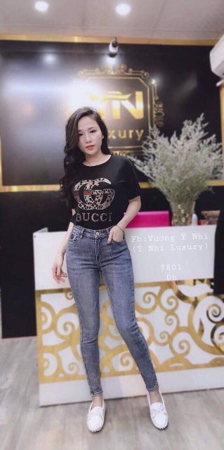 Áo phông đính đá