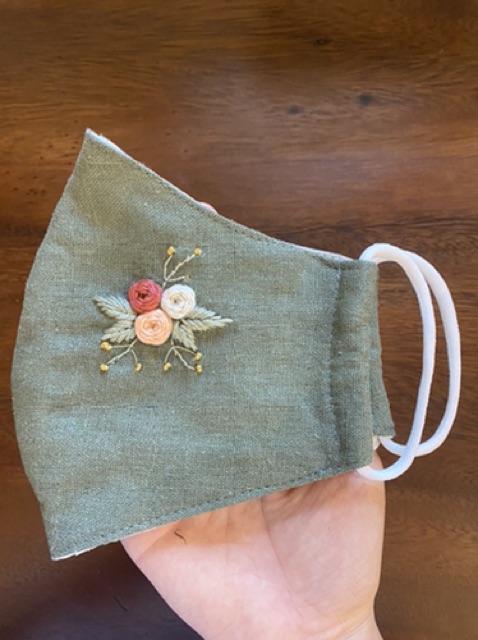 [Mã FAMAYFA2 giảm 10K đơn 50K] Khẩu trang vải linen 3 lớp thêu tay - Hand Embroidered Linen Face Mask | BigBuy360 - bigbuy360.vn