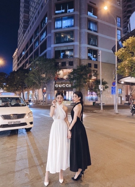 Đầm yếm dài