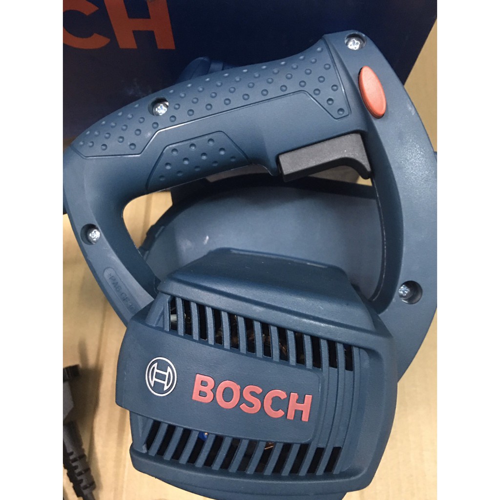 Máy thổi bụi Bosch GBL 82-270/800w, bh 12 tháng