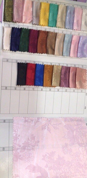 Áo dài truyền thống chất gấm tơ kèm quần và mấn