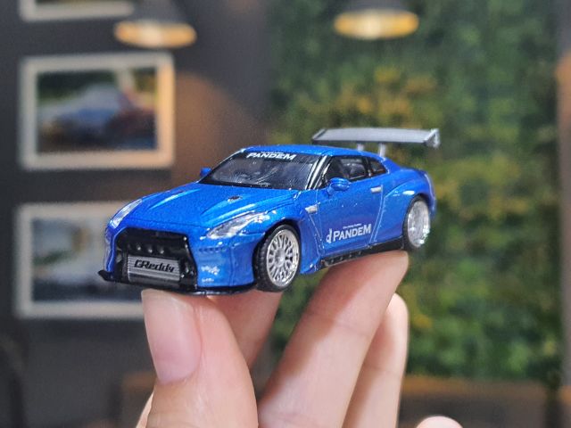 Xe Mô Hình Pandem Nissan GT-R R35 GT Wing Metallic 1:64 MiniGT ( Xanh Dương #96)