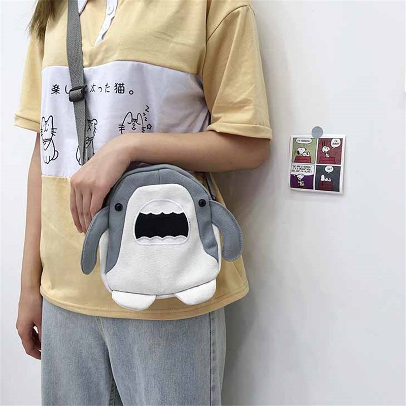 Túi đeo vai vải canvas chéo đựng điện thoại hình cá mập nhỏ đáng yêu cho học sinh