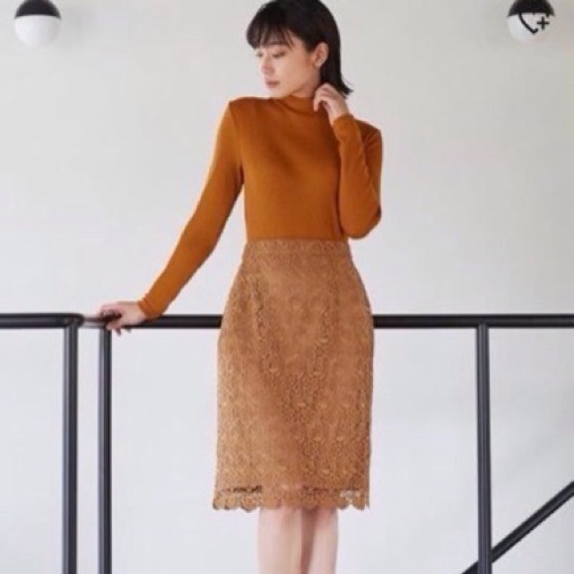 Váy ren UNIQLO