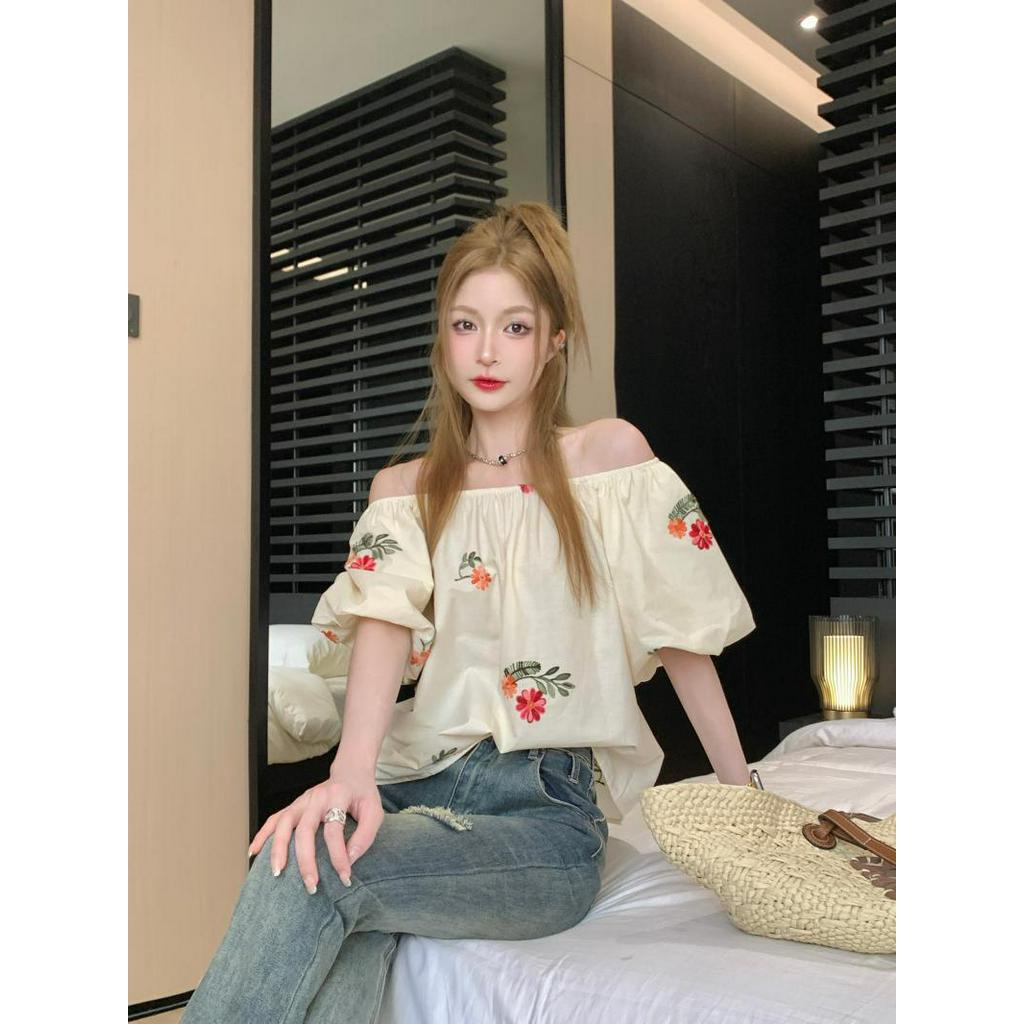 Áo Kiểu Trễ Vai Dáng Rộng Tay Phồng Thêu Họa Tiết Kiểu Pháp Thời Trang Mùa Hè 63115