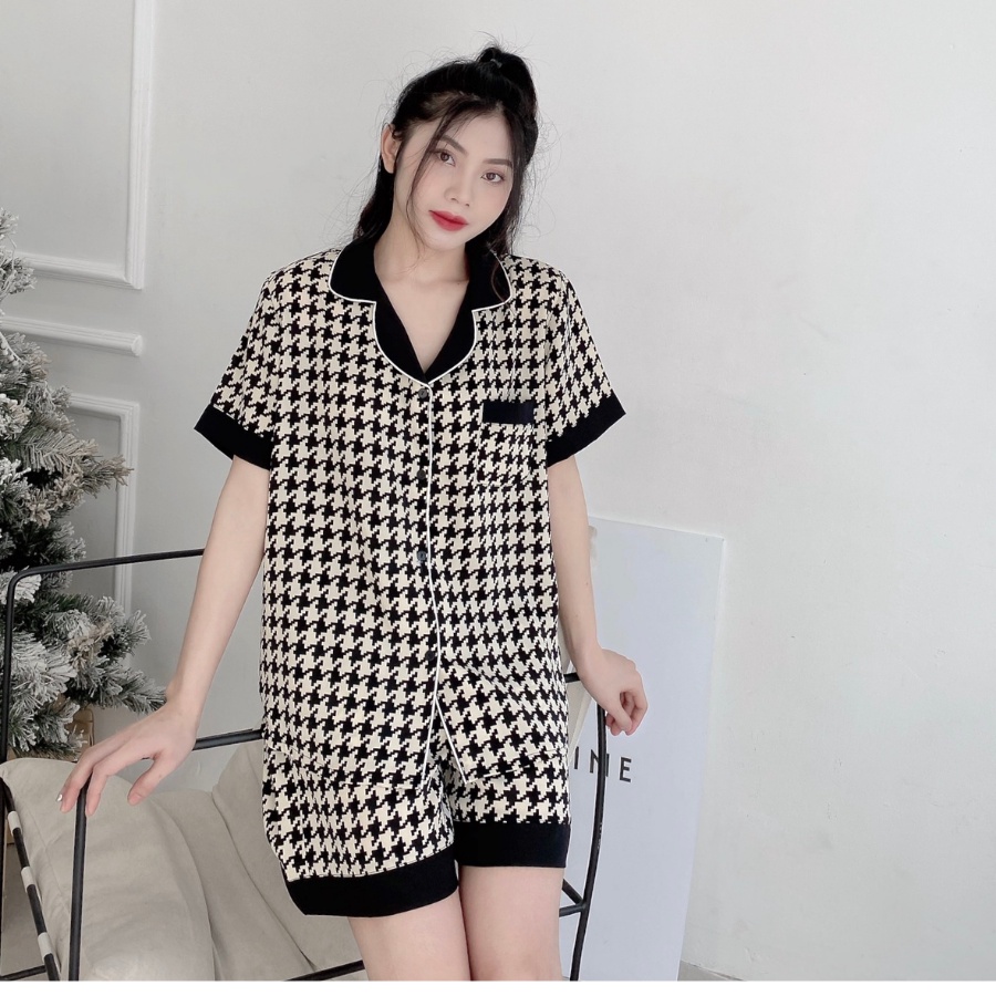 Bộ Pijama Lụa Cộc Tay Phối Viền Hàng Thiết Kế Cao Cấp Chất Mềm Mịn Mát | BigBuy360 - bigbuy360.vn