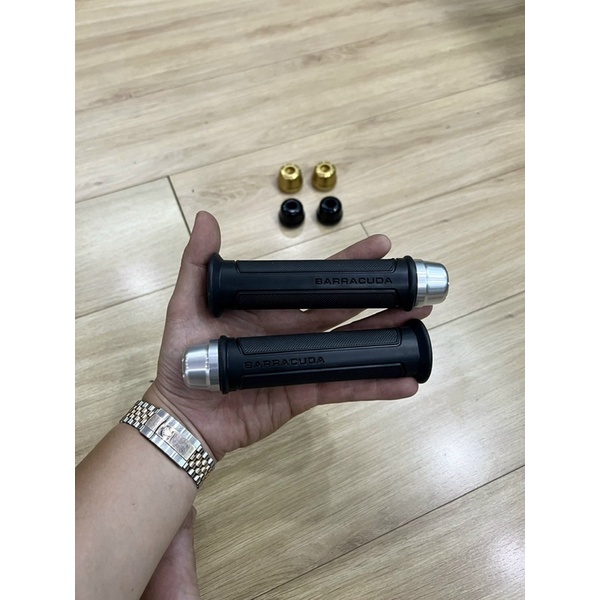 Gù tay lái và bao tay nắm phong cách Ducati