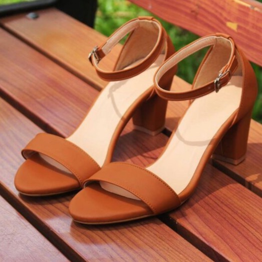 Giày cao gót êm chân gót vuông 5 phân tết 2023 màu đen size nhỏ 31 32 33 34