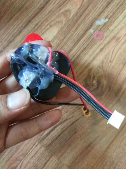 Đế sạc pin Milwaukee 10.8V dùng sạc cân bằng imax B6