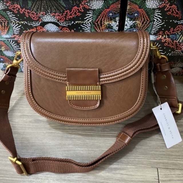 Túi đeo chéo C N K like.aut form bầu hàng có sẵn