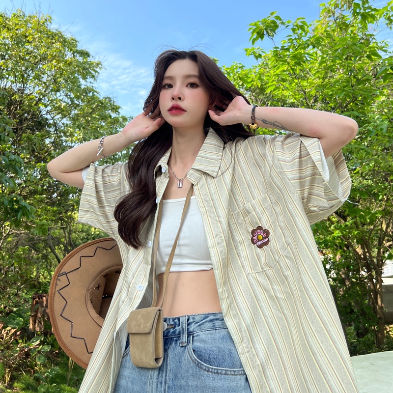 Áo Sơ Mi Tay Ngắn Kẻ Sọc Hoạ Tiết Hoa Thêu Phong Cách Vintage