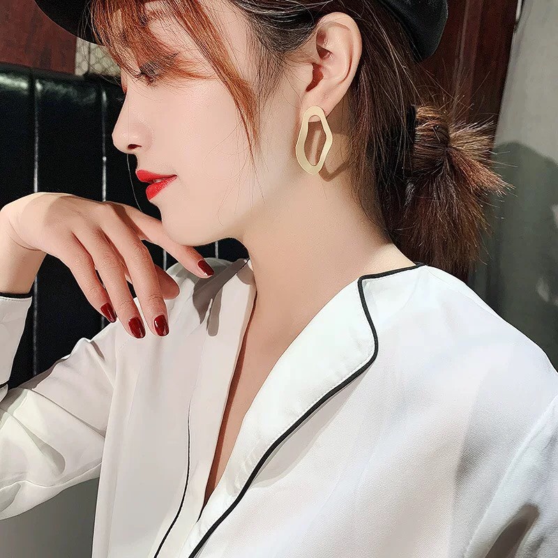 Bông Tai Hoa Tai Bạc 925 Không Gỉ Mạ Vàng Sang Trọng Quý Phái Dobi B5