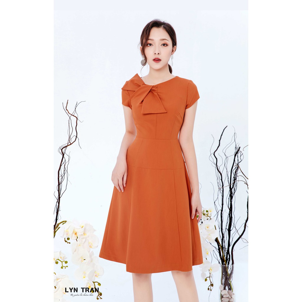 VÁY XÒE KẾT NƠ CỔ DỊU DÀNG VÀ SANG CHẢNH | BigBuy360 - bigbuy360.vn