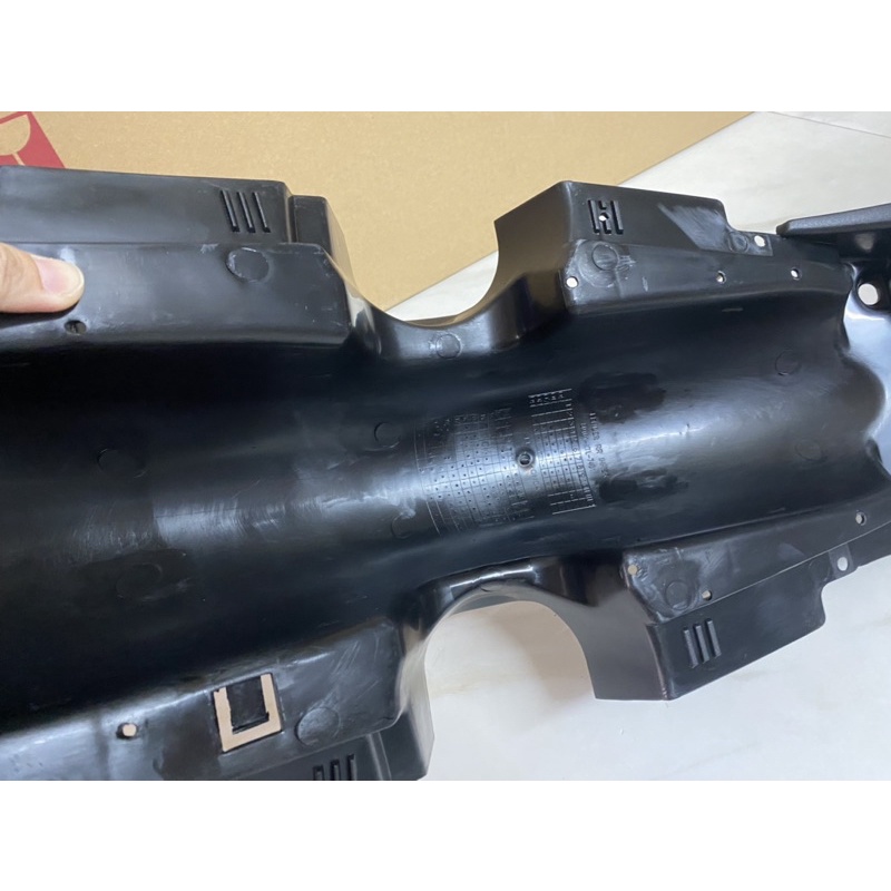 Chắn bùn sâu bên trong WAVE A100 , Lót sườn WAVE A100 RS S100 , Gầm sườn WAVE A100, Dè sau WAVE A100