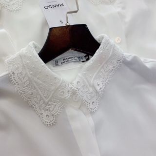 Áo sơ mi cổ ren tay bồng