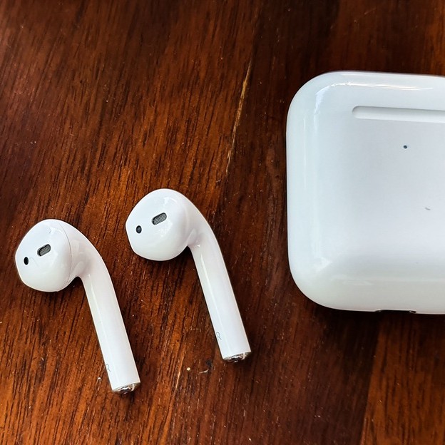 Tai Nghe Bluetooth Airpods 2 Phiên Bản Cao Cấp Nhất - Dùng cả IOS và Android BAỎ HÀNH 1 ĐỔI 1 -LuvCase