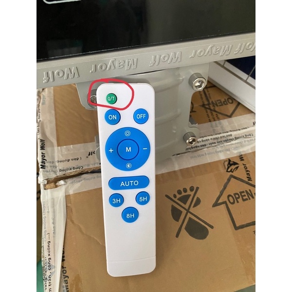 😍 Đèn đường năng lượng mặt trời , 3 ánh màu : trắng , vàng , trung tính chính hãng MAYOR WOLF