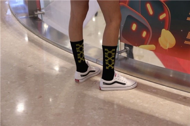 Vớ tất OFF WHITE cao cổ 3 chữ thập