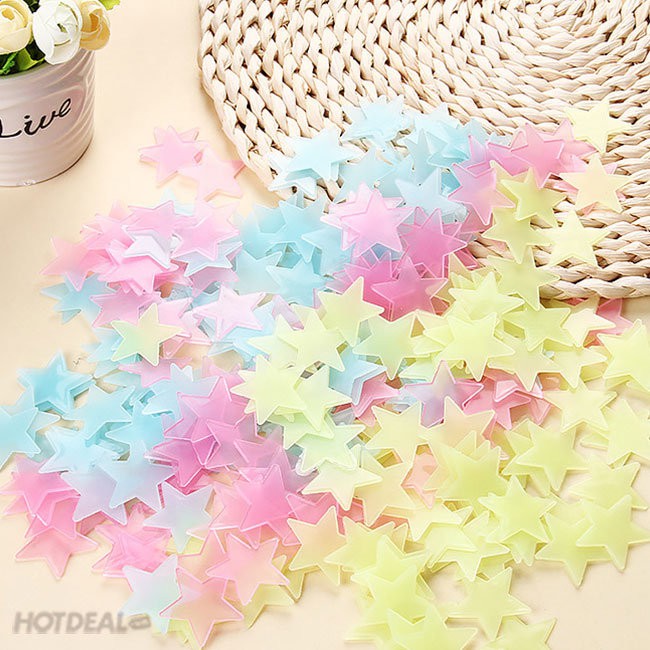 100 sao dạ quang phát sáng