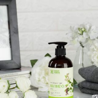Dầu gội đầu Hà Thủ Ô