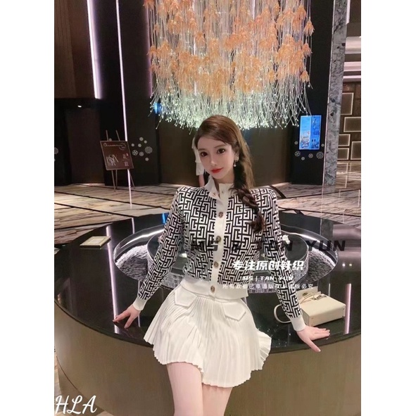 Áo len hoạ tiết Siêu Hot Khuy Sang Chảnh 3 Màu