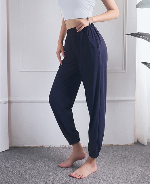 Quần Alibaba 🌈Màu đen 🌈 quần lanh một màu đen trơn phom to ống bo nam nữ 40 - 80kg | BigBuy360 - bigbuy360.vn