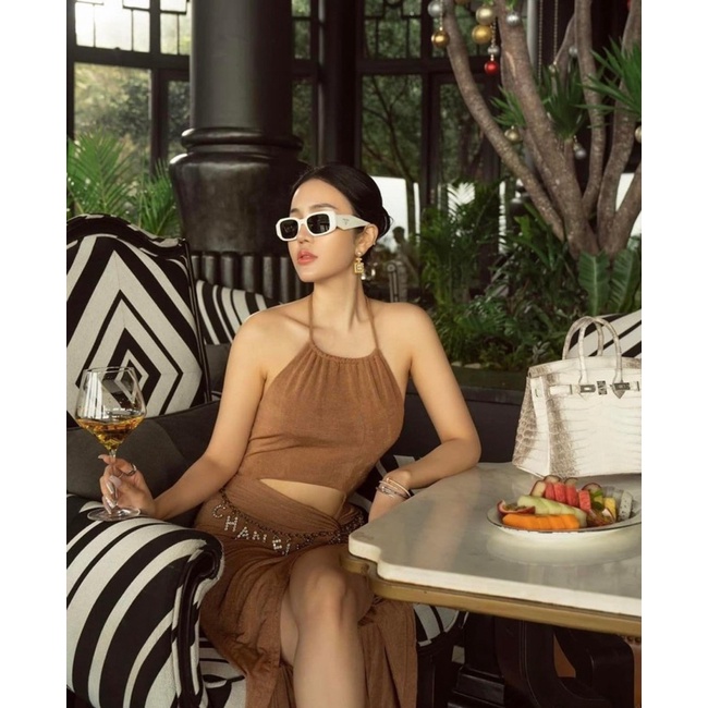 Kính Râm thời trang nữ Prada Ngọc Trinh Fullbox Bảo Hành 3 Tháng