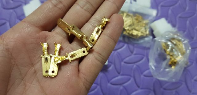 Giắc nhựa 6 chân kèm cốt đồng lắp ổ khóa điện ô tô