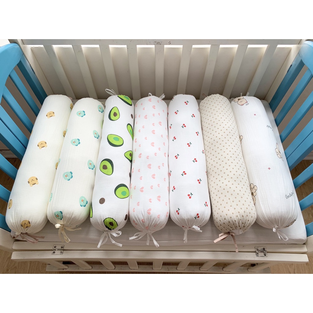 Gối ôm xô muslin lõi bông gòn nhập khẩu CHIPMUNK cho bé 3-36 tháng dài 55cm