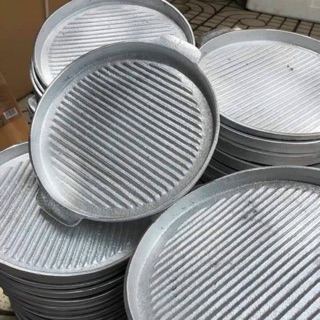 Chảo gang dùng để nướng trên bếp ga mini, bếp cồn
