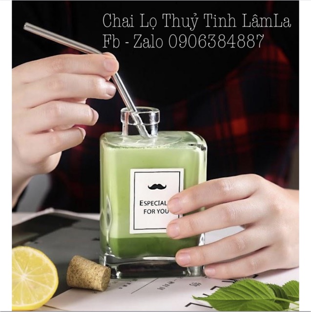 Chai Thuỷ Tinh Vuông Cổ Lệch Nút Gỗ Ép 280ML