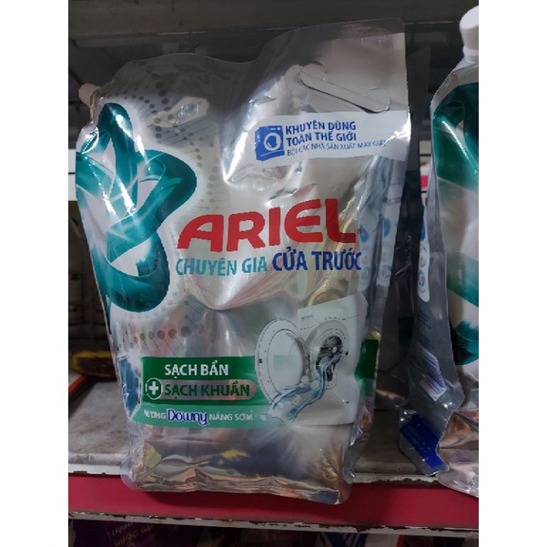 Nước giặt Ariel cửa trước 3,2 kg