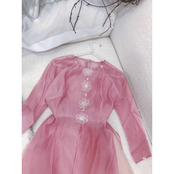 Set áo dài thiết kế phi lụa hai màu đỏ hồng đính nơ bông hoa phối quần suông mặc đi chùa chụp ảnh đi chúc Tết
