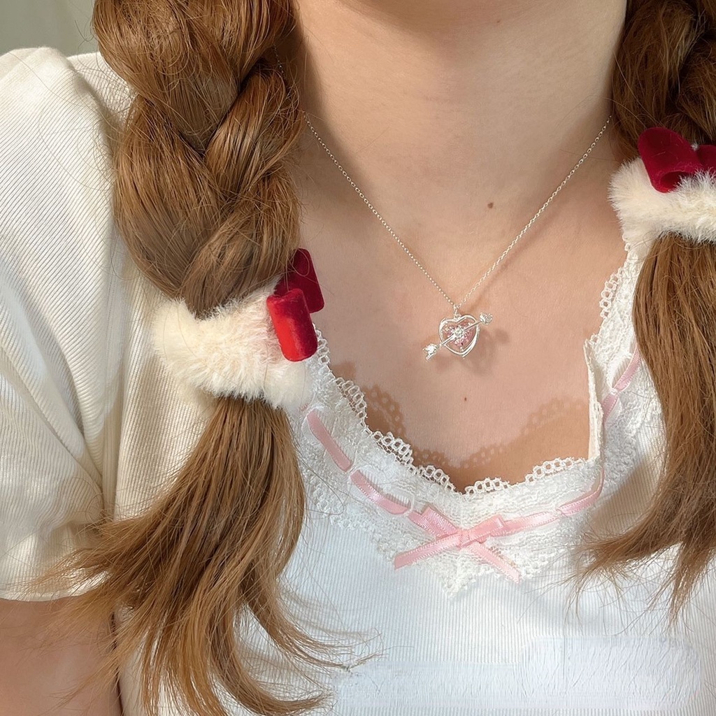 Vòng cổ Kim Cương Màu Hồng Hình Mũi Tên Xuyên Qua Trái Tim Sang Trọng Làm Quà Tặng Sinh Nhật Cho Nữ