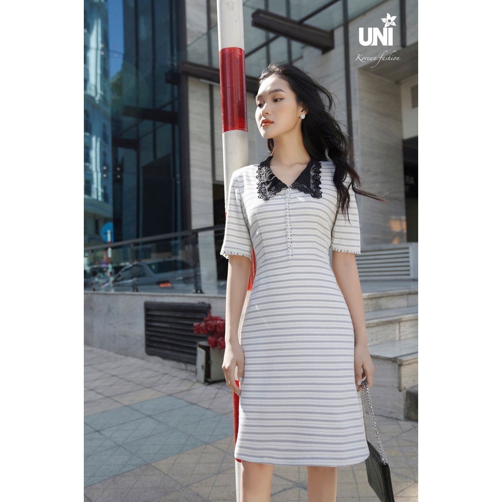 Đầm Kẻ Nữ UNIVTH Dài Ngang Gối Cổ Bẻ Sang Trọng 9D0901