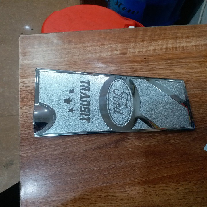 Ốp nắp bình xăng mạ crom xe Ford Transit 2014-2020