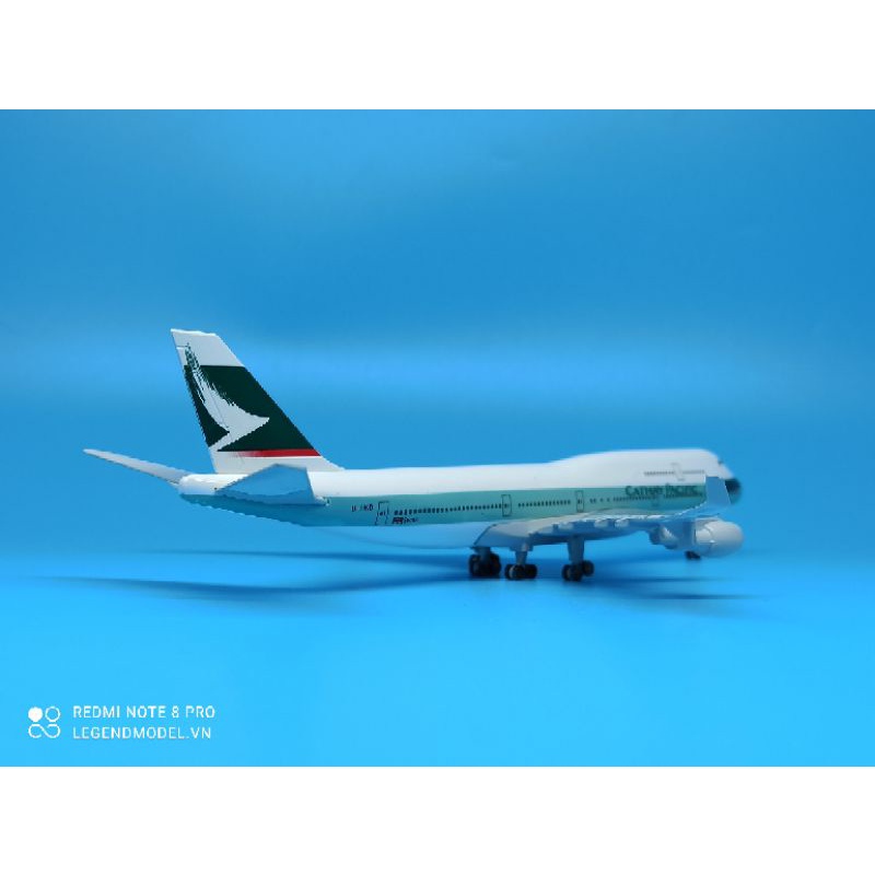 Mô hình máy bay Cathay Pacific Boeing 747 20cm