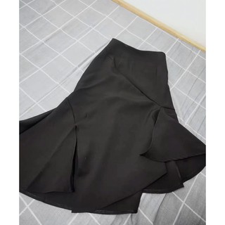 Chân váy cạp cao cutout thời trang