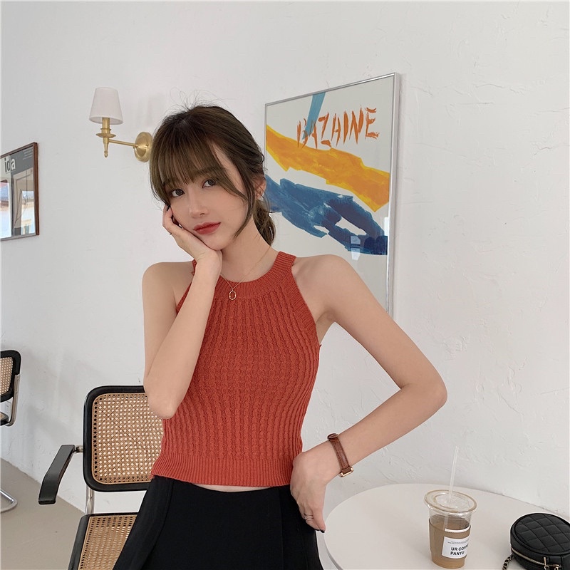 Áo len sát nách cổ yếm  Áo croptop ôm body không tay hở vai, Phong cách trẻ trung năng động, Thời trang thu xinh