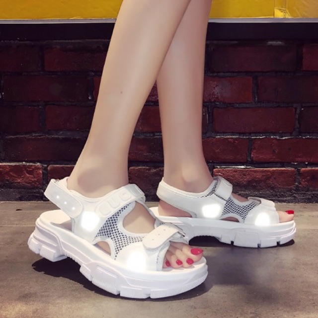 Giày sandal ulzzang phản quang siêu hot